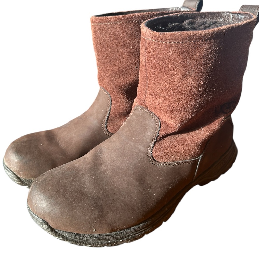 UGG Men’s Chelsea Suede Leather Waterproof Shearling Lined Sz 10 Winter Boot
